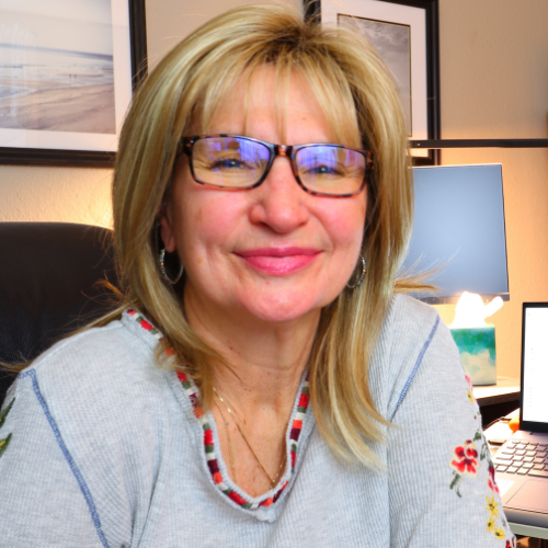 Bio Picture of Dianne Robbins | Dianne Robbins Social